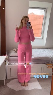 Anna Kaderávková feet photo 2