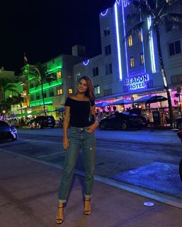 Anna Kalinskaya feet photo thumbnail