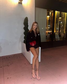 Anna Kalinskaya feet photo thumbnail