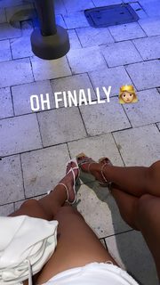 Anna Kalinskaya feet photo thumbnail
