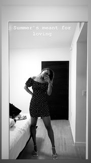 Anna Kalinskaya feet photo thumbnail