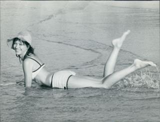 Anna Karina feet photo 17