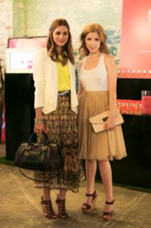 Anna Kendrick feet photo thumbnail