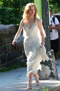 Anna Kendrick feet photo thumbnail