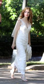 Anna Kendrick feet photo thumbnail