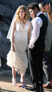 Anna Kendrick feet photo thumbnail