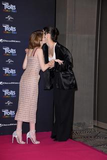 Anna Kendrick feet photo thumbnail