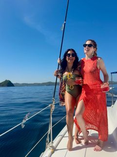 Anna Kendrick feet photo thumbnail