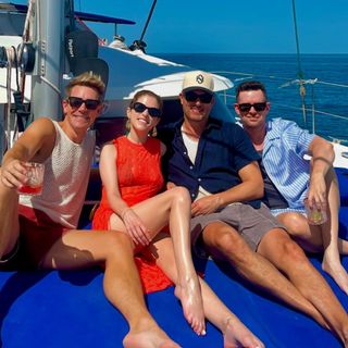 Anna Kendrick feet photo thumbnail