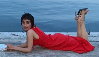 Anna Khachiyan feet photo 1