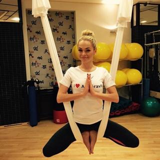 Anna Khilkevich feet photo thumbnail