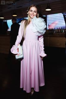 Anna Khilkevich feet photo thumbnail