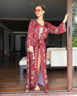 Anna Khilkevich feet photo thumbnail