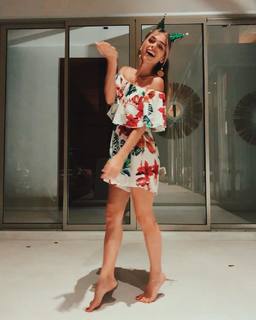 Anna Khilkevich feet photo thumbnail