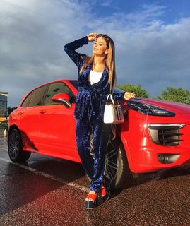 Anna Khilkevich feet photo thumbnail