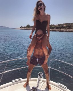 Anna Khilkevich feet photo thumbnail