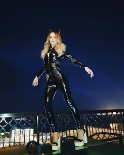 Anna Khilkevich feet photo thumbnail