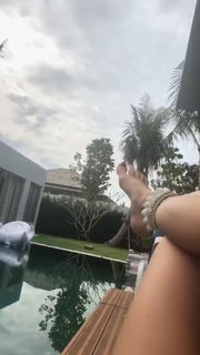 Anna Khilkevich feet photo thumbnail