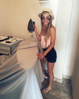 Anna Khilkevich feet photo thumbnail