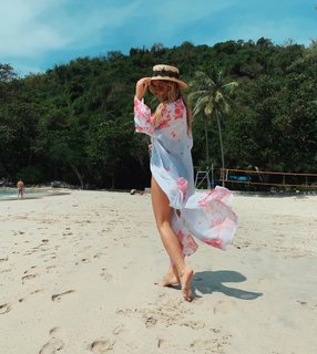 Anna Khilkevich feet photo thumbnail