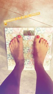 Anna Khilkevich feet photo thumbnail