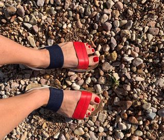 Anna Khilkevich feet photo thumbnail