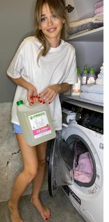 Anna Khilkevich feet photo thumbnail