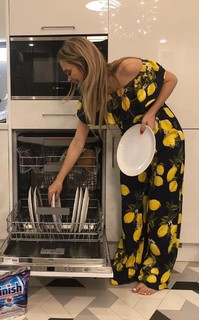 Anna Khilkevich feet photo thumbnail