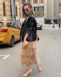 Anna Khilkevich feet photo thumbnail