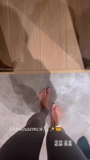 Anna Khilkevich feet photo thumbnail
