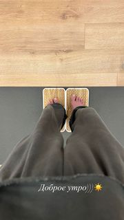 Anna Khilkevich feet photo thumbnail