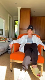 Anna Khilkevich feet photo thumbnail