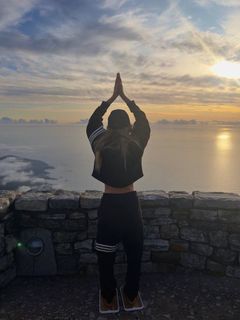 Anna Khilkevich feet photo thumbnail