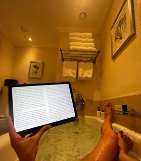 Anna Khilkevich feet photo thumbnail