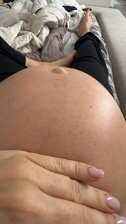 Anna Khilkevich feet photo thumbnail