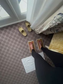 Anna Khilkevich feet photo thumbnail