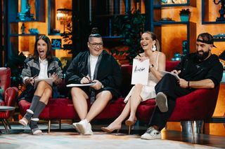 Anna Khilkevich feet photo thumbnail