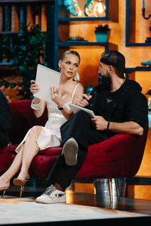 Anna Khilkevich feet photo thumbnail