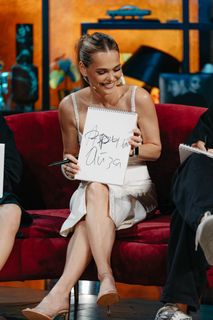 Anna Khilkevich feet photo thumbnail