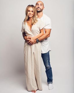 Anna Khilkevich feet photo thumbnail