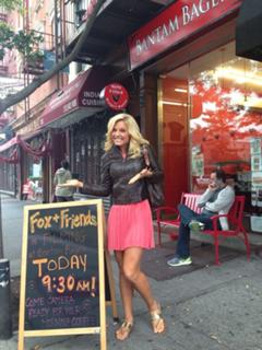 Anna Kooiman feet photo thumbnail