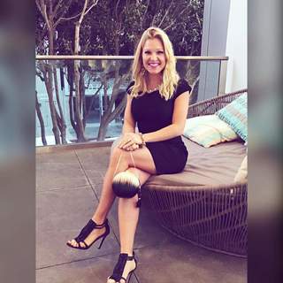 Anna Kooiman feet photo thumbnail