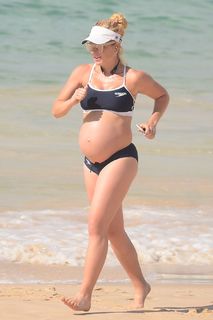 Anna Kooiman feet photo thumbnail