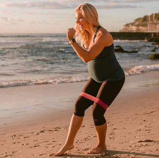 Anna Kooiman feet photo thumbnail
