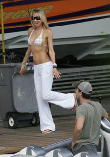 Anna Kournikova feet photo thumbnail