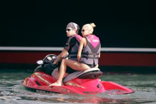 Anna Kournikova feet photo thumbnail