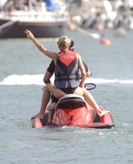 Anna Kournikova feet photo thumbnail