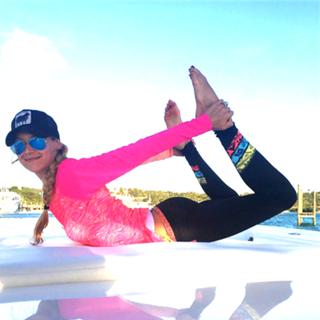 Anna Kournikova feet photo thumbnail