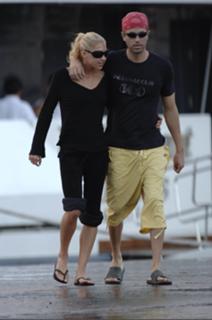 Anna Kournikova feet photo thumbnail