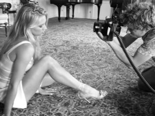 Anna Kournikova feet photo thumbnail